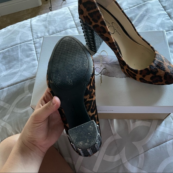 Jessica Simpson textured leopard shoes with studs - Picture 2 of 4
